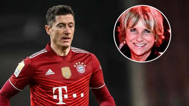 他把守着球 他把守着球